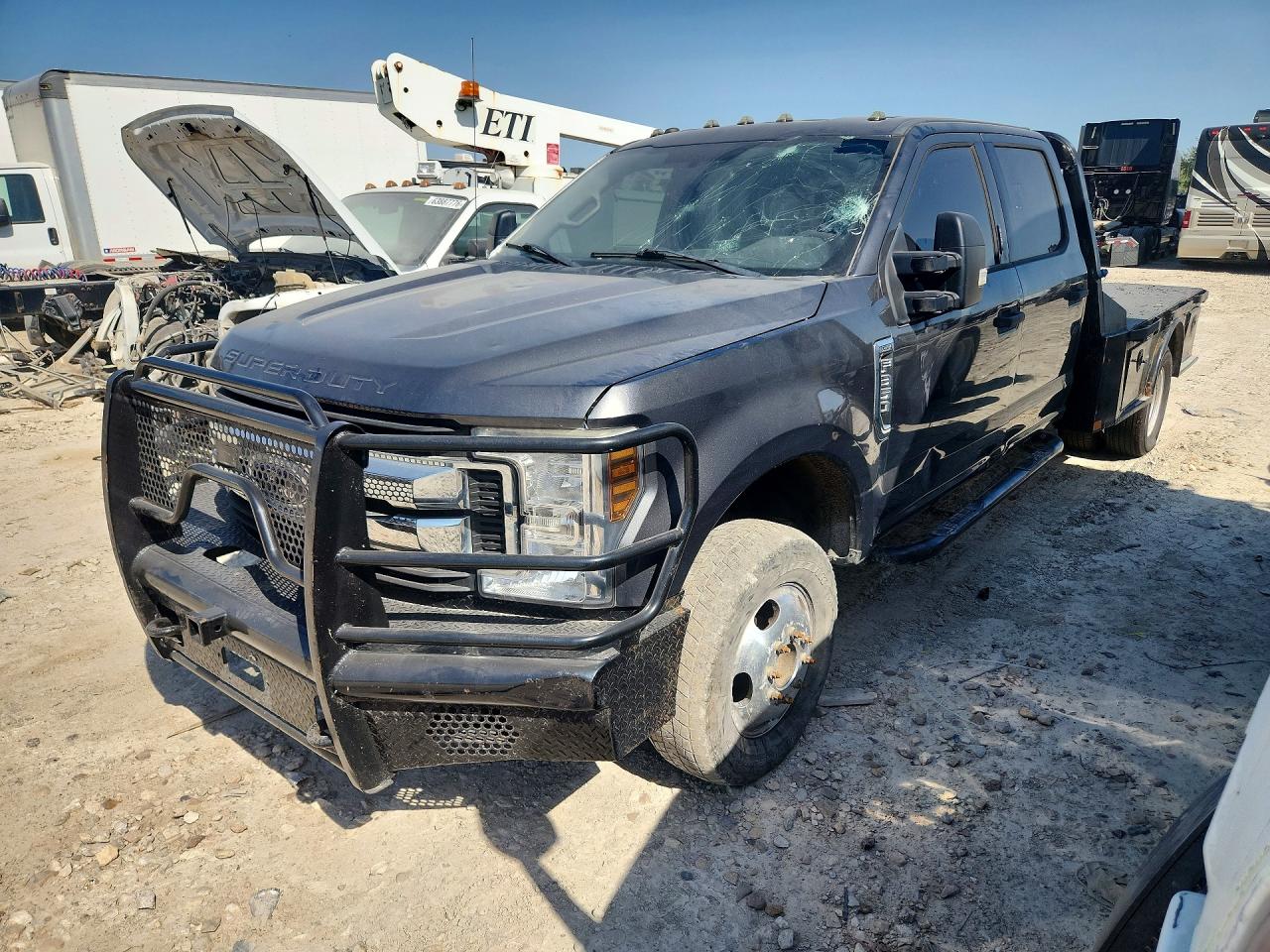 2018 Ford F-350 Super Duty VIN 1FD8W3HT3JEC18533 — COPART salvage auction photo