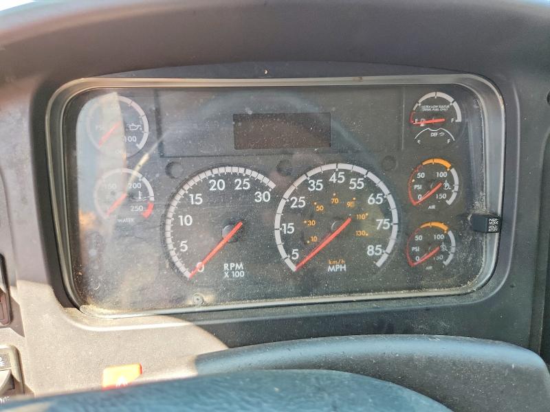 2018 Frht - freightliner VIN 1FVACWFB3JHJN5754 COPART salvage auction — SIDE, TX - SALVAGE VEHICLE TITLE (P), sold $5,100 on 2026-09-23 (photo 9)