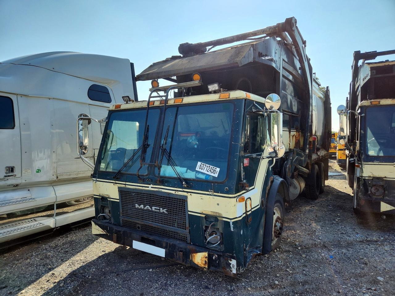 2007 VIN 1M2AC08C87M014463 COPART salvage auction — Stripped, Cd - Non-Repairable, sold $450 on 2026-09-24 (photo 1)