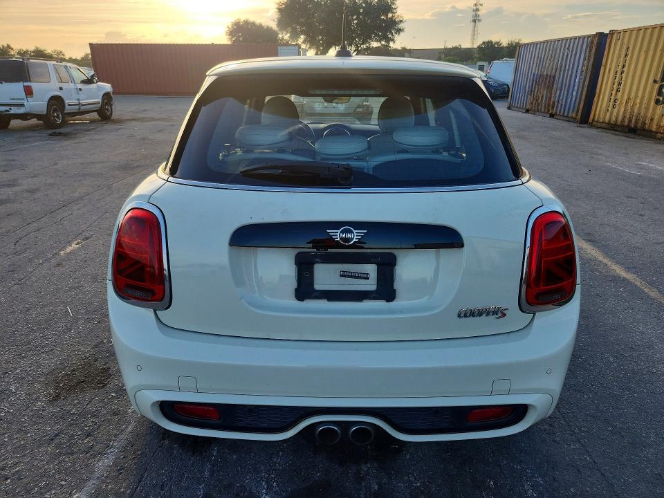 2021 Mini Cooper VIN WMWXU9C02M2P04629 COPART salvage auction — WATER/FLOOD, Salvage Title, sold $4,450 on 2026-09-05 (photo 6)