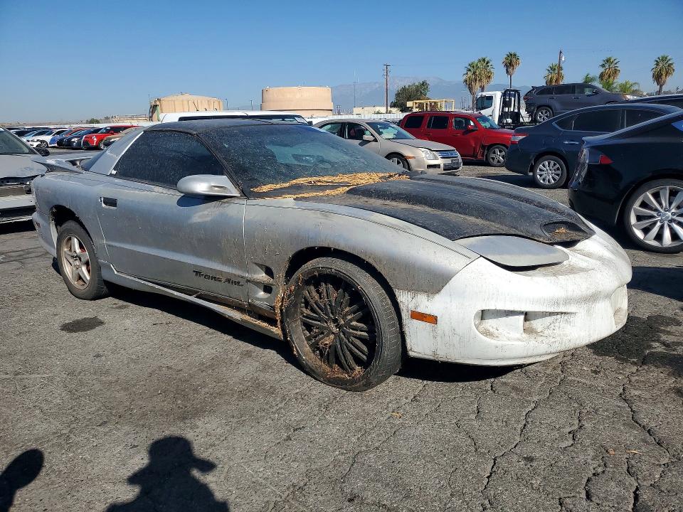 1995 Pontiac Firebird VIN 2G2FV22P9S2213956 COPART salvage auction — MINOR DENT/SCRATCHES, CA - CERT OF TITLE-SALVAGED, sold $300 on 2026-08-31 (photo 4)