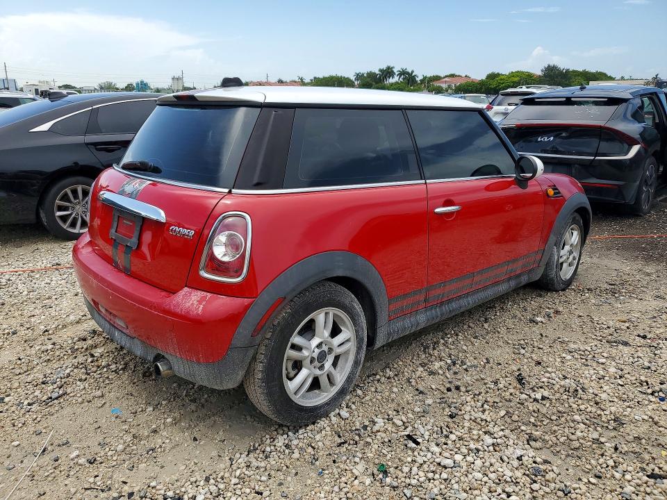 2012 Mini Cooper VIN WMWSU3C56CT263664 COPART salvage auction — MINOR DENT/SCRATCHES, Fl - Certificate Of Title (P), sold $300 on 2026-09-03 (photo 3)