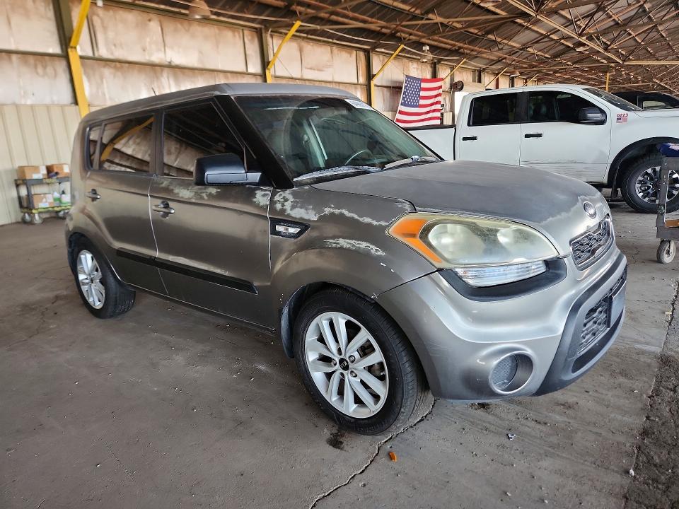 2013 Kia Soul VIN KNDJT2A53D7580424 COPART salvage auction — MINOR DENT/SCRATCHES, Az - Certificate Of Title, sold $175 on 2026-09-02 (photo 4)