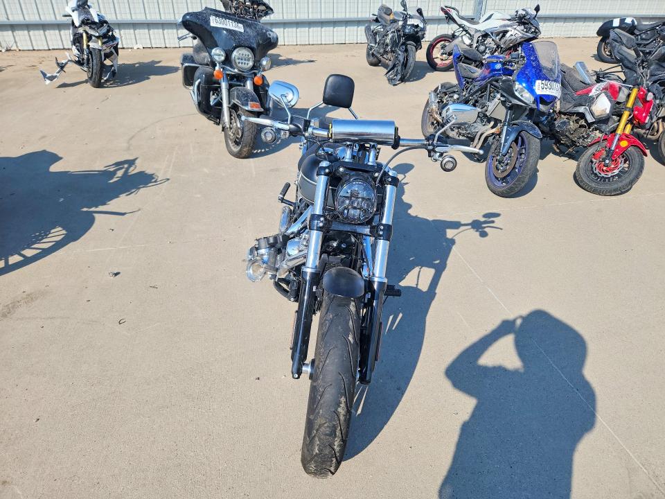 2023 Harley-davidson Breakout VIN 1HD1YEZ15PB070094 COPART salvage auction — SIDE, TX - SALVAGE VEHICLE TITLE, sold $10,300 on 2026-09-17 (photo 2)