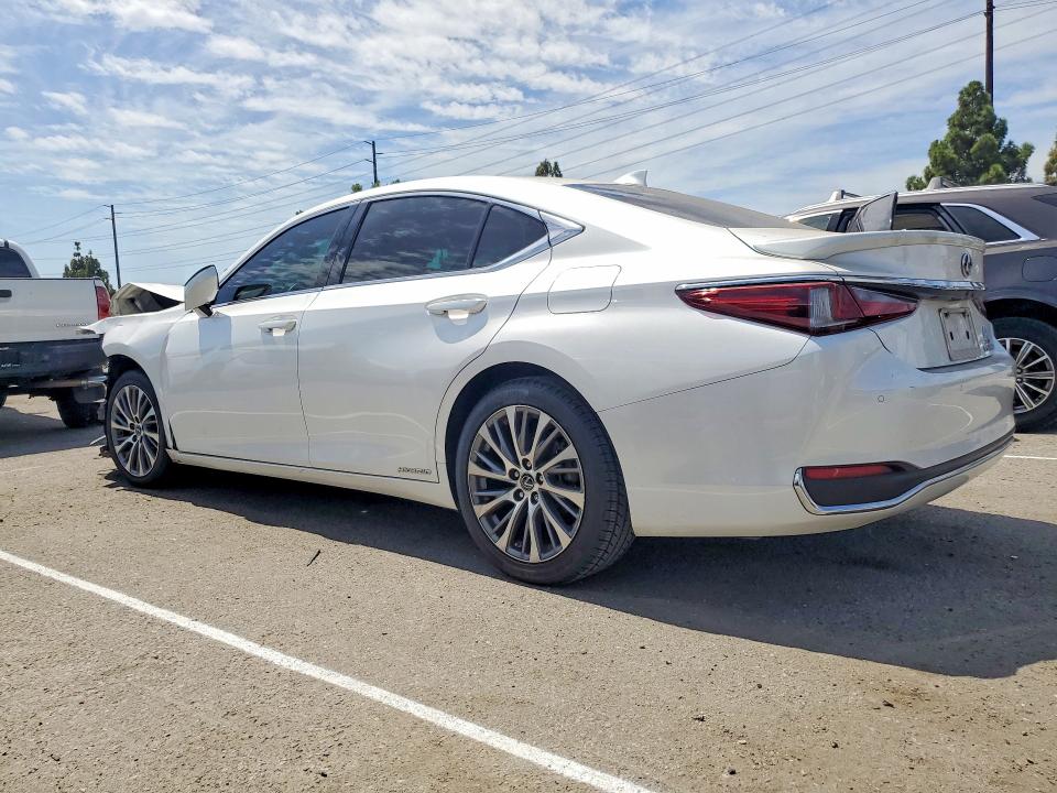 2019 Lexus ES VIN 58AB21B19KU003817 COPART salvage auction — FRONT END, Salvage Title, sold $7,000 on 2026-09-10 (photo 2)