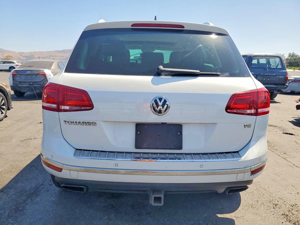 2015 Volkswagen Touareg VIN WVGEF9BP8FD006290 COPART salvage auction — FRONT END, Ca - Salvage Certificate, sold $675 on 2026-08-11 (photo 6)