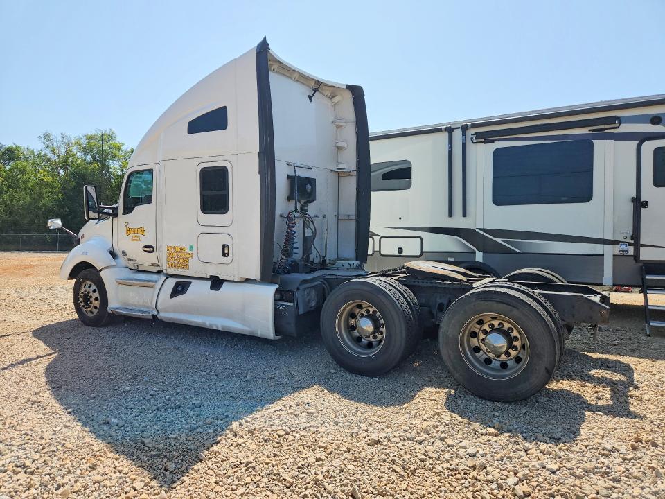 2019 Kenworth T680 VIN 1XKYDP9X1KJ239378 COPART salvage auction — NORMAL WEAR, AL - CERTIFICATE OF TITLE, sold $0 on 2026-09-23 (photo 2)