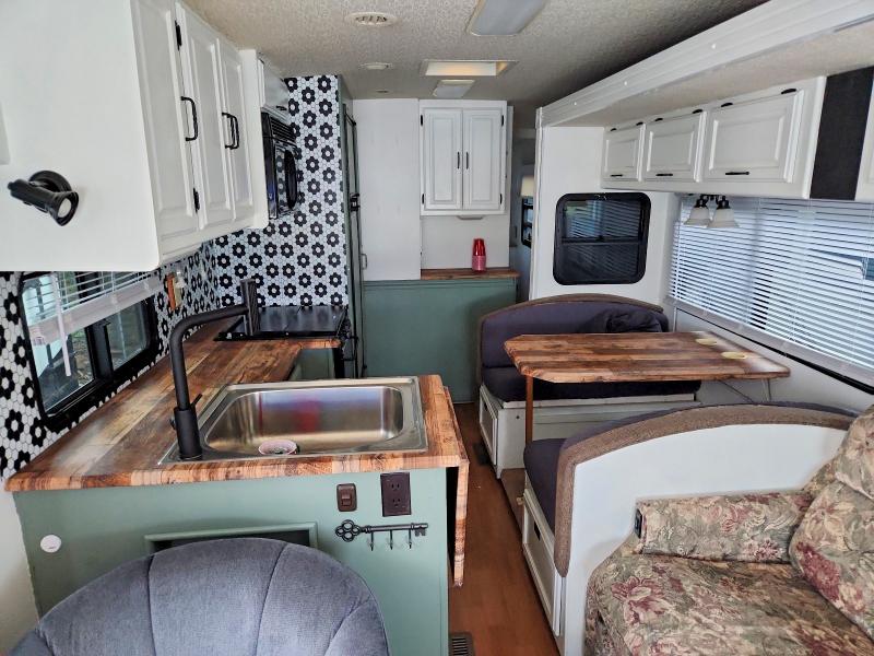 2002 Winnebago Brave VIN 1FCNF53S820A06050 COPART salvage auction — WATER/FLOOD, PA - CERT OF SALVAGE-W=FLOOD VEH, sold $6,600 on 2026-09-24 (photo 6)