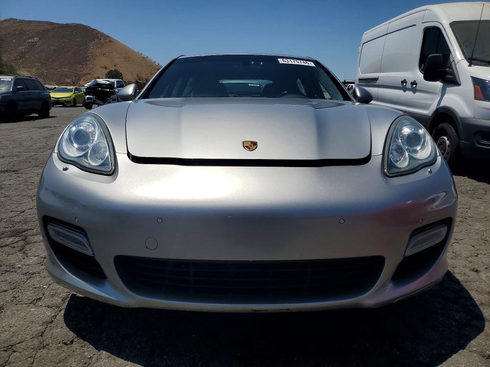 2010 Porsche Panamera VIN WP0AC2A75AL091057 COPART salvage auction — MINOR DENT/SCRATCHES, WA - DIS/DLR/EXP ONLY CLEAN TITLE, sold $5,300 on 2026-08-13 (photo 5)