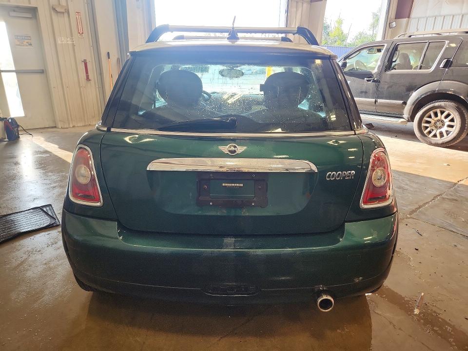 2008 Mini Cooper VIN WMWMF33588TU68705 COPART salvage auction — HAIL, Wi - Junked Vehicle Bill Of Sale, sold $525 on 2026-08-24 (photo 6)