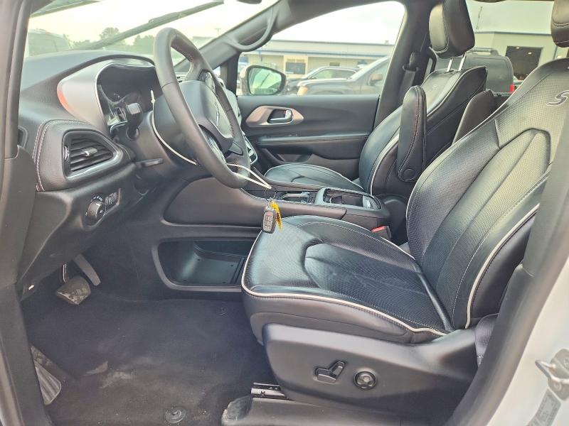 2025 Chrysler Pacifica VIN 2C4RC1GG7SR570125 COPART salvage auction — MINOR DENT/SCRATCHES, Fl - Cert Of Title-Slvg Rebld Flood, sold $16,100 on 2026-09-10 (photo 7)