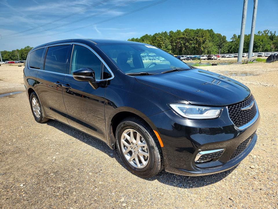 2025 Chrysler Pacifica VIN 2C4RC1BG0SR554016 COPART salvage auction — MINOR DENT/SCRATCHES, FL - CERT OF TITLE-SLVG REBLD FLOOD (P), sold $8,700 on 2026-08-19 (photo 4)