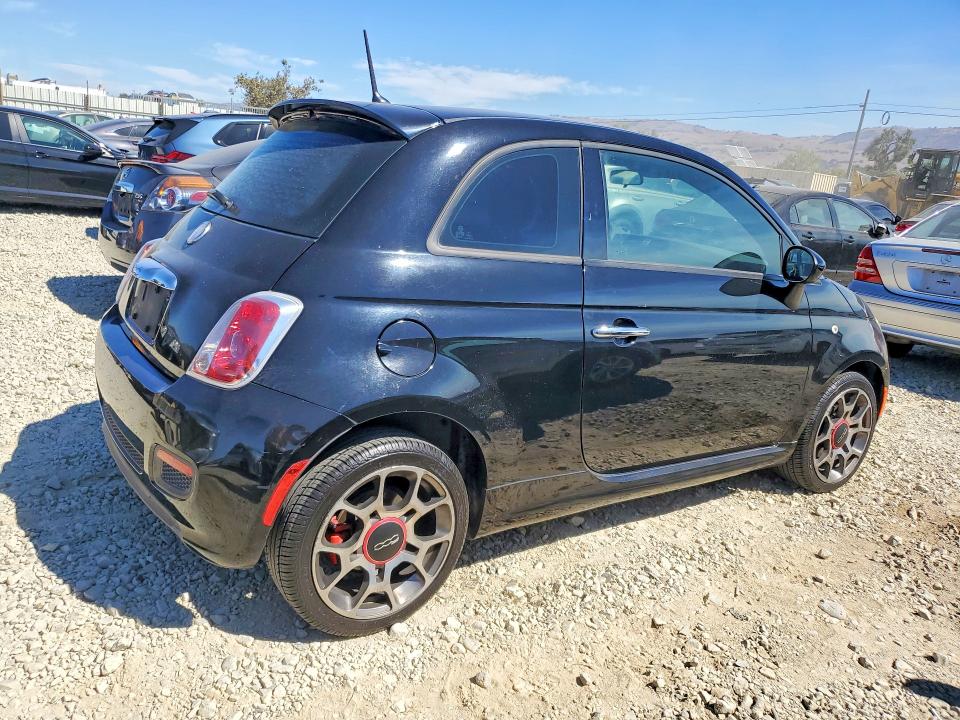 2015 Fiat 500 VIN 3C3CFFBR8FT528055 COPART salvage auction — MINOR DENT/SCRATCHES, Ca - Dis/Dlr/Exp Only Clean Title, sold $475 on 2026-09-08 (photo 3)