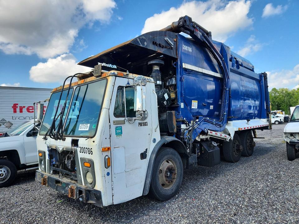 2014 Mack All other VIN 1M2AU14CXEM002014 COPART salvage auction — STRIPPED, CD, sold $925 on 2026-09-17 (photo 1)