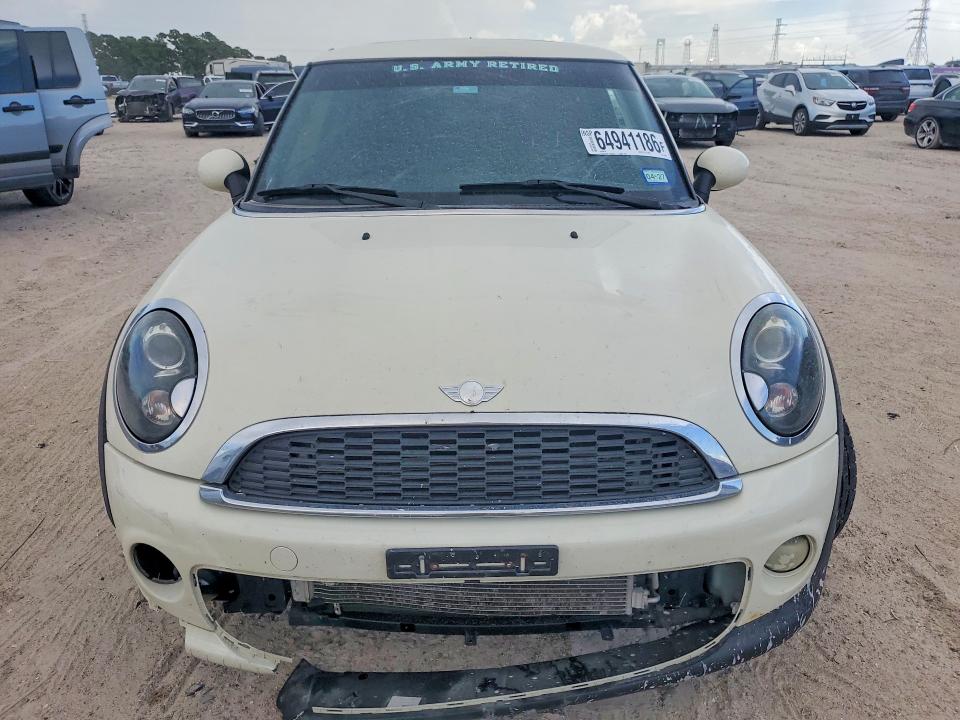2012 Mini Cooper VIN WMWSU3C57CT186092 COPART salvage auction — FRONT END, Tx - Salvage Vehicle Title, sold $950 on 2026-09-08 (photo 5)