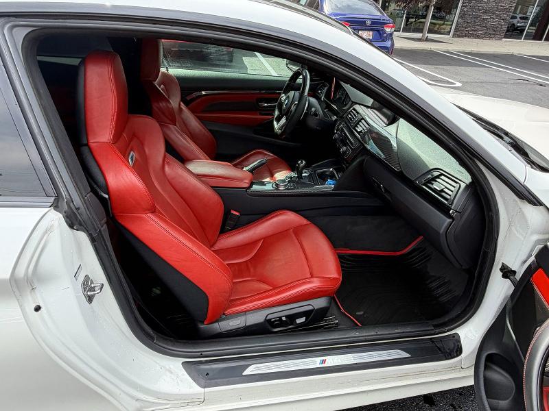 2015 BMW M4 VIN WBS3R9C51FK334378 COPART salvage auction — NORMAL WEAR, Ab - Bos - Active, sold $23,100 on 2026-09-01 (photo 5)