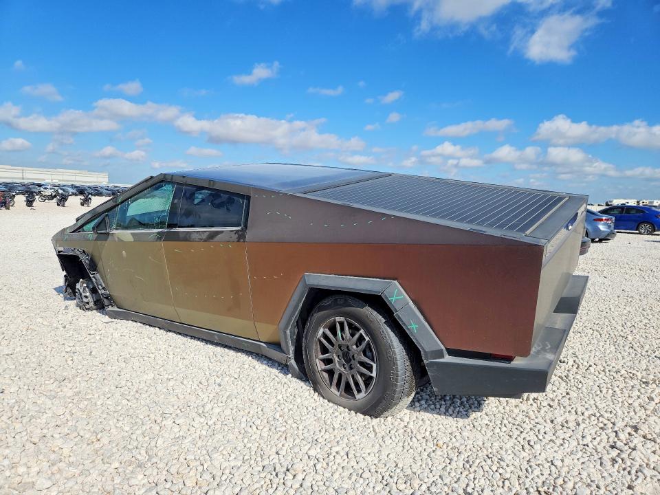2024 Tesla Cybertruck VIN 7G2CEHED5RA054394 COPART salvage auction — FRONT END, Tx - Salvage Vehicle Title, sold $23,100 on 2026-09-03 (photo 2)