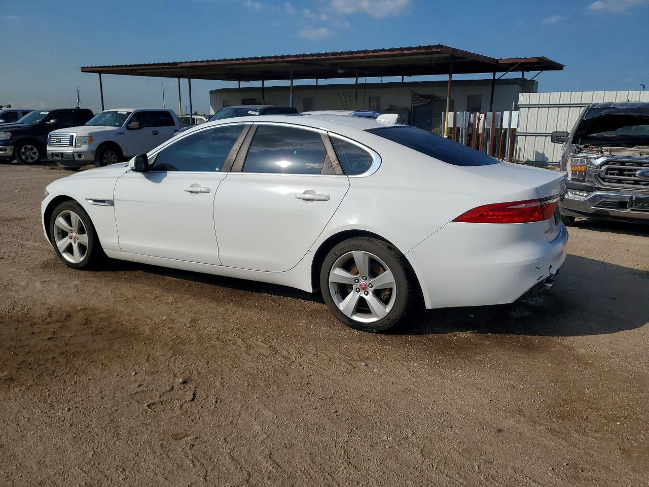 2018 Jaguar Xf VIN SAJBR4FX7JCY70596 COPART salvage auction — Mechanical, TX - CERTIFICATE OF TITLE, sold $3,950 on 2026-09-18 (photo 2)