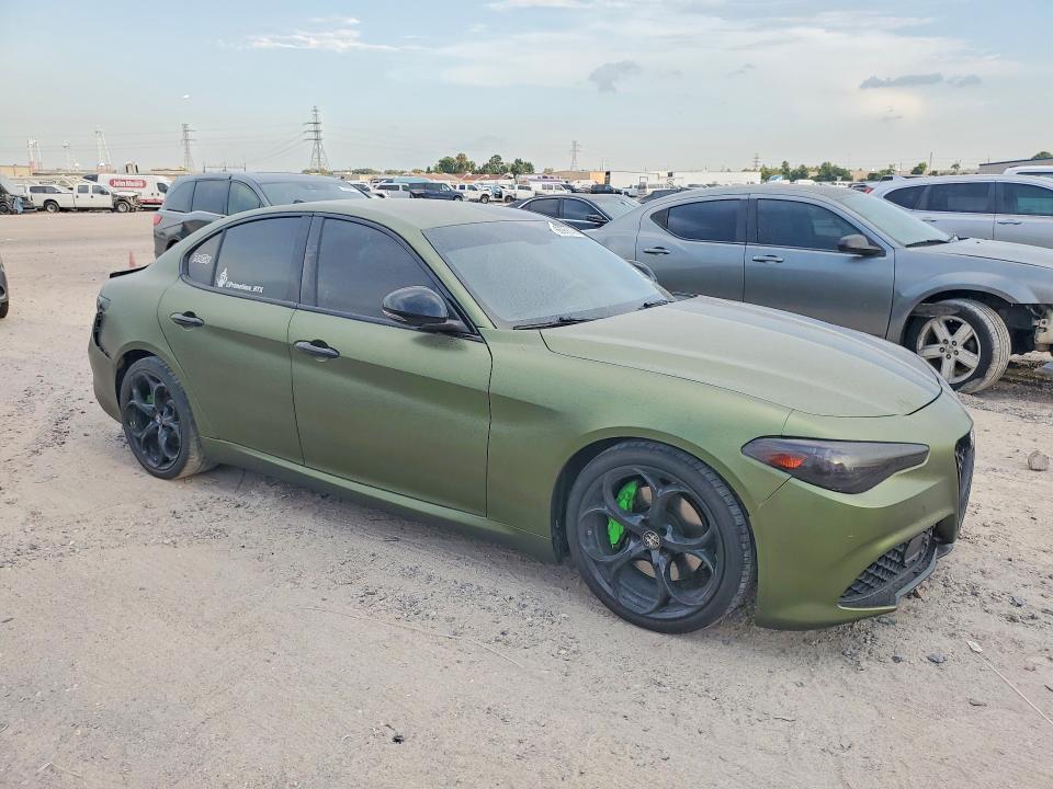 2018 Alfa romeo Giulia VIN ZARFAECN7J7566988 COPART salvage auction — REAR END, TX, sold $4,300 on 2026-10-02 (photo 4)