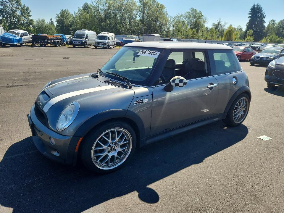 2004 Mini Cooper VIN WMWRE33494TD85071 COPART salvage auction — MECHANICAL, WA - VEHICLE CERT OF OWNERSHIP-TITL, sold $175 on 2026-08-17 (photo 1)