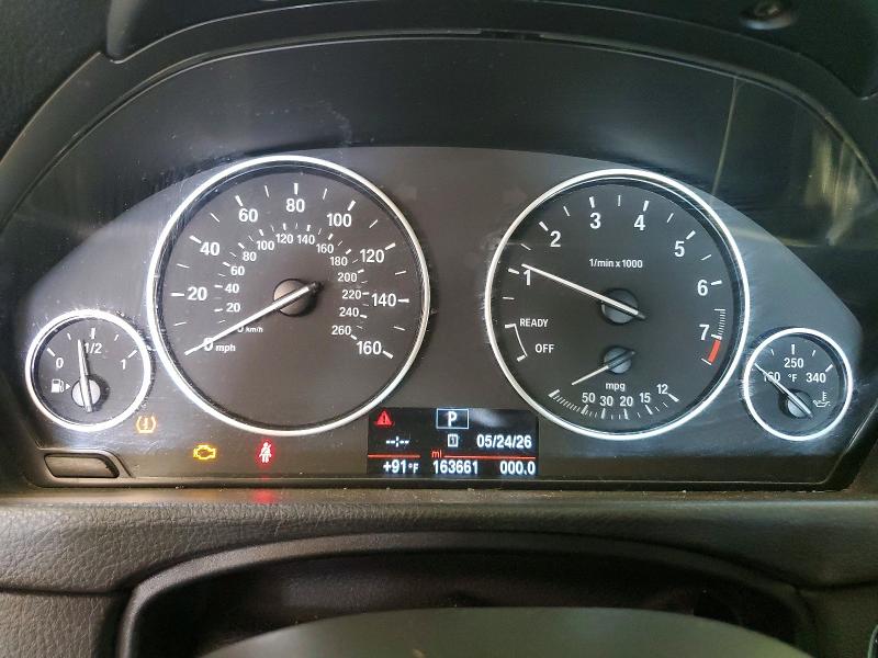 2016 BMW 3 series VIN WBA8A3C58GK551748 COPART salvage auction — MINOR DENT/SCRATCHES, MA - CERTIFICATE OF TITLE (P), sold $2,900 on 2026-08-20 (photo 9)
