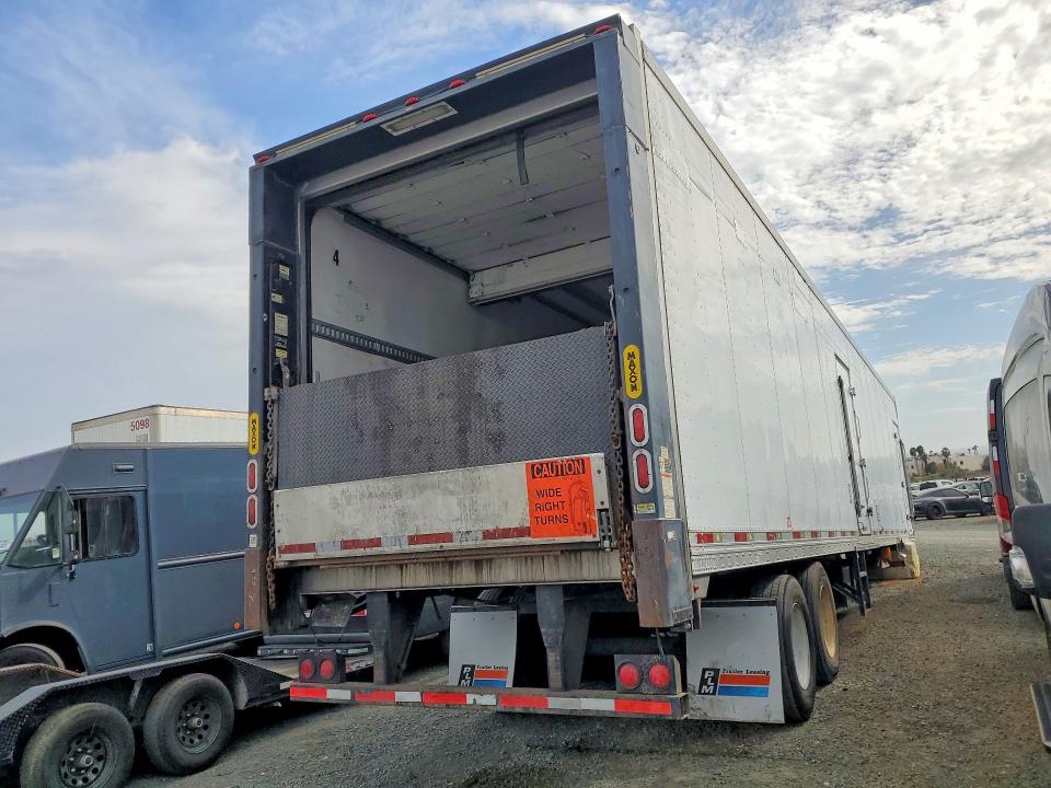 2013 Utility trailer VIN 1UYVS2485DU570605 COPART salvage auction — UNDERCARRIAGE, CA - SALVAGE CERTIFICATE, sold $1,050 on 2026-10-08 (photo 3)