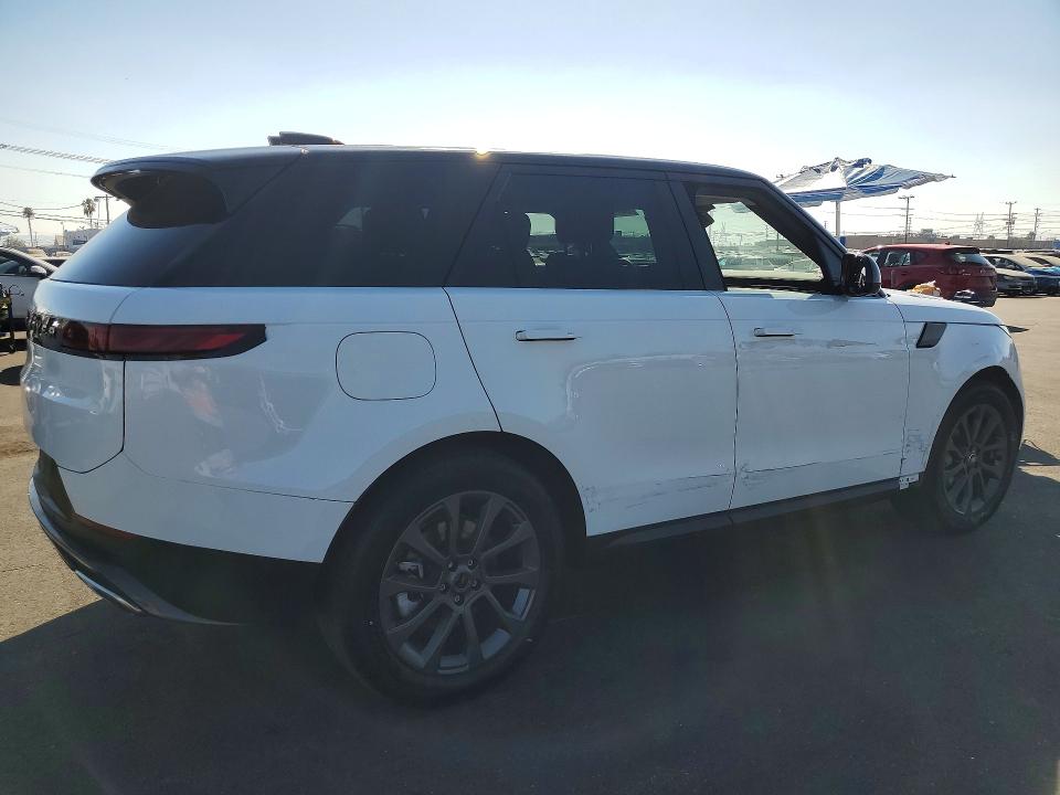 2024 Land rover Range rover sport VIN SAL1P9EU9RA421196 COPART salvage auction — SIDE, Ca - Lien Papers-Clean Or Ac, sold $49,000 on 2026-08-24 (photo 3)