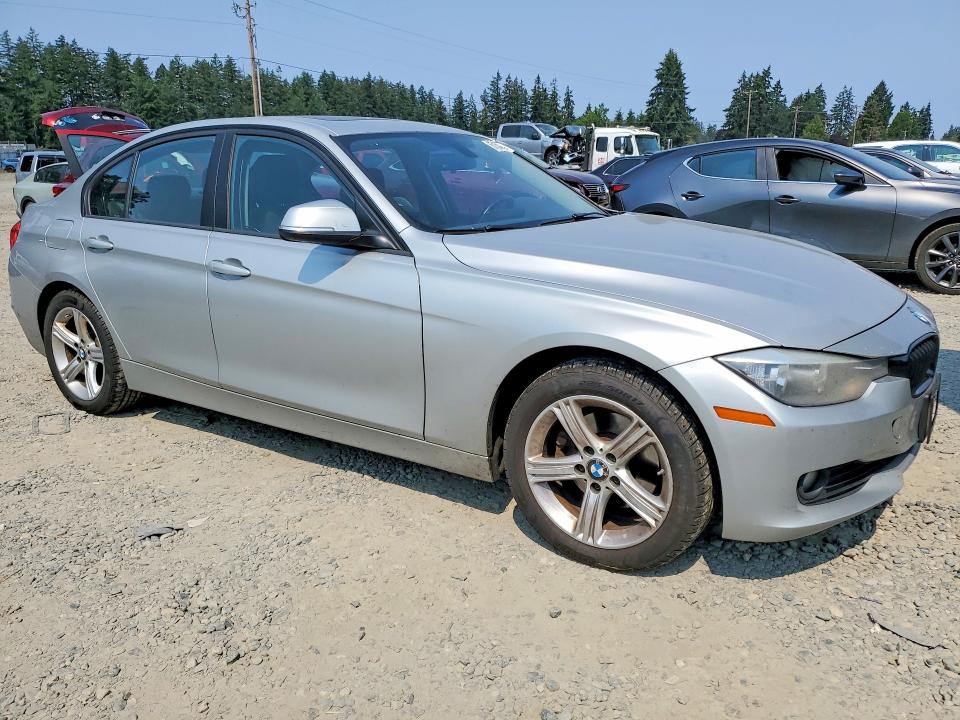 2013 BMW 3er VIN WBA3B3C55DF540895 COPART salvage auction — REAR END, Wa - Bill Of Sale, sold $850 on 2026-08-18 (photo 4)