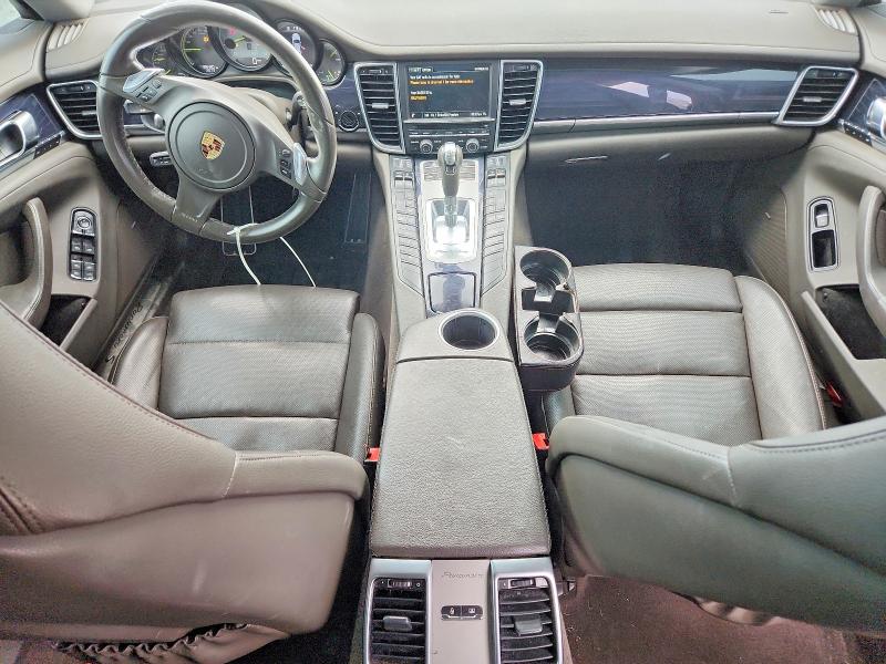 2016 Porsche Panamera VIN WP0AD2A72GL040623 COPART salvage auction — MINOR DENT/SCRATCHES, Ut - Cert Of Title-Flood/Restored, sold $3,300 on 2026-08-14 (photo 8)