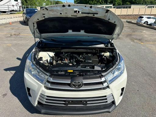 2018 Toyota Highlander VIN 5TDBZRFH3JS891836 COPART salvage auction — MINOR DENT/SCRATCHES, NH - CERTIFICATE OF TITLE (P), sold $11,300 on 2026-08-24 (photo 6)