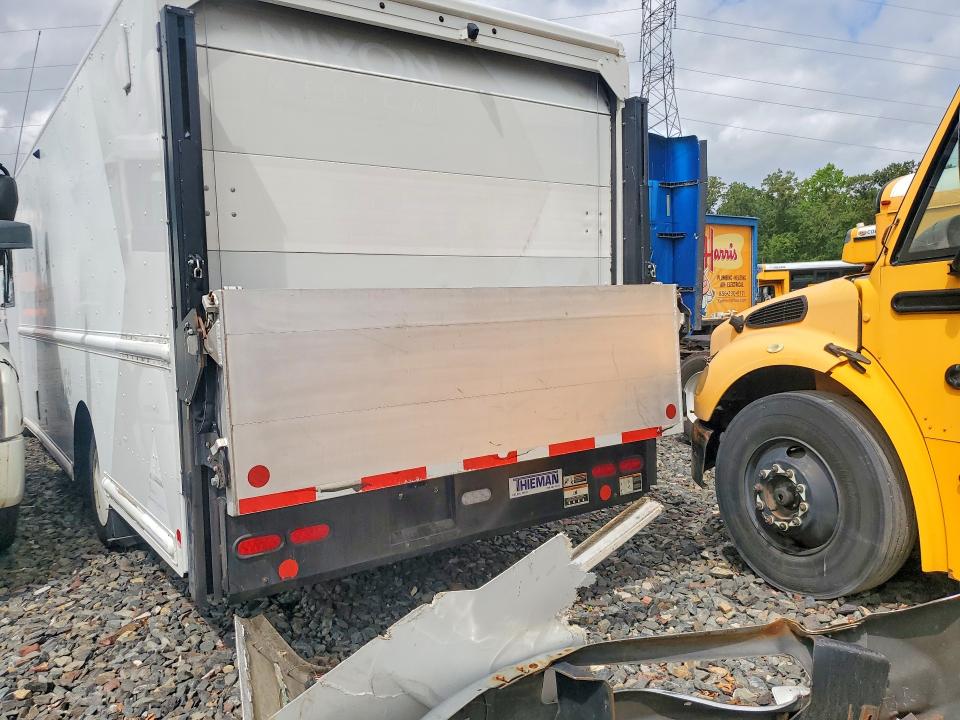 2020 Frht - freightliner VIN 4UZAAPFD8LCLX1846 COPART salvage auction — ALL OVER, NJ - CERT OF TITLE-SALVAGE, sold $3,000 on 2026-09-16 (photo 2)