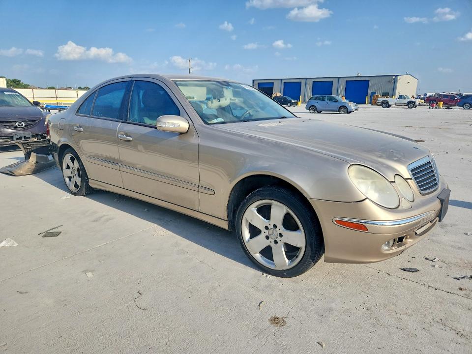 2004 Mercedes-benz E-klasse VIN WDBUF65J04A520122 COPART salvage auction — REAR END, Tx - Salvage Vehicle Title, sold $175 on 2026-08-21 (photo 4)