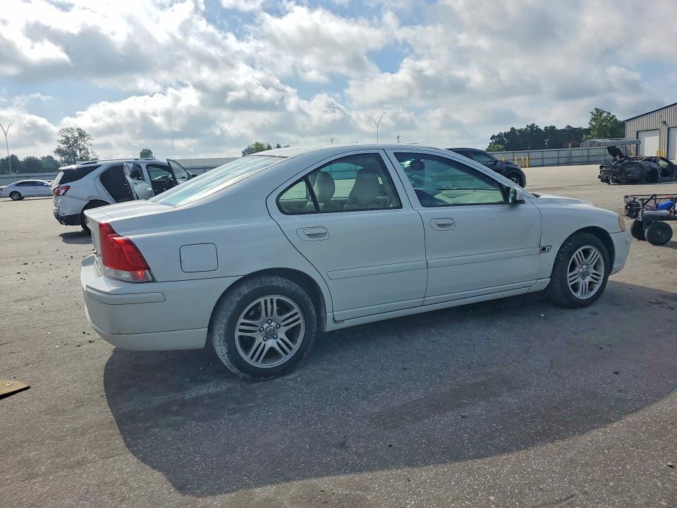 2007 Volvo S60 VIN YV1RS592472609507 COPART salvage auction — SIDE, Nc - Salvage Certificate Of Title, sold $725 on 2026-08-18 (photo 3)