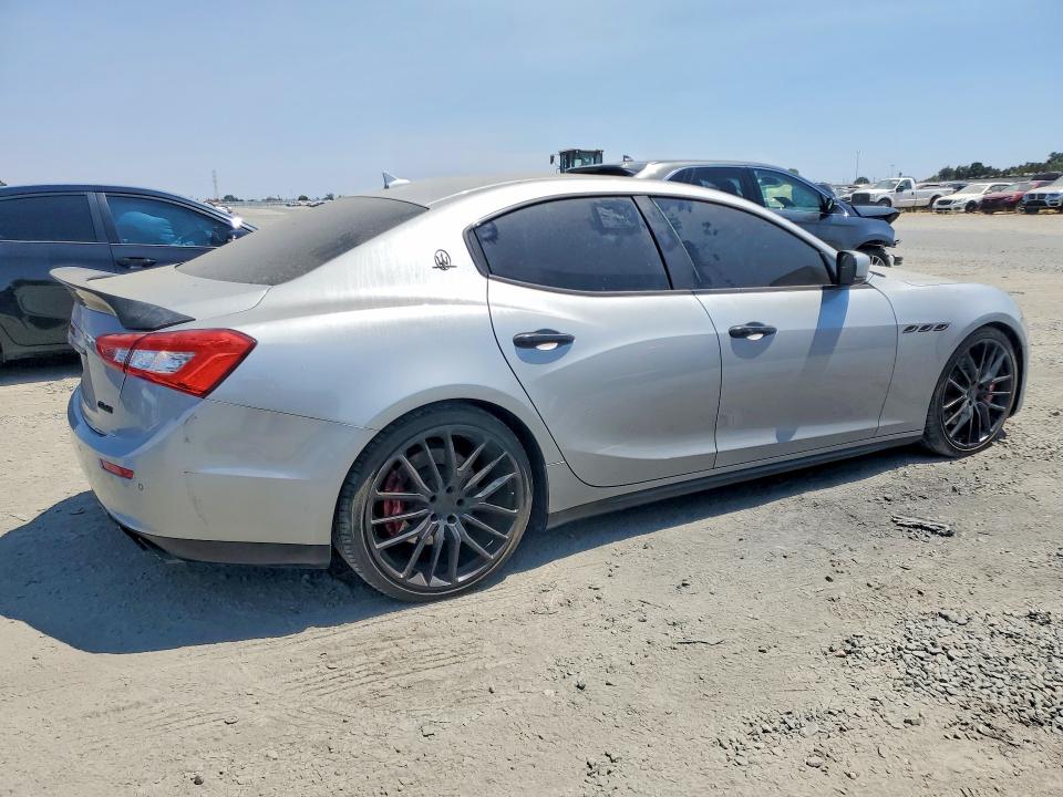 2015 Maserati Ghibli VIN ZAM57RTA3F1153450 COPART salvage auction — NORMAL WEAR, Nv - Dis/Dlr/Exp Only Clean Title (P), sold $950 on 2026-08-11 (photo 3)
