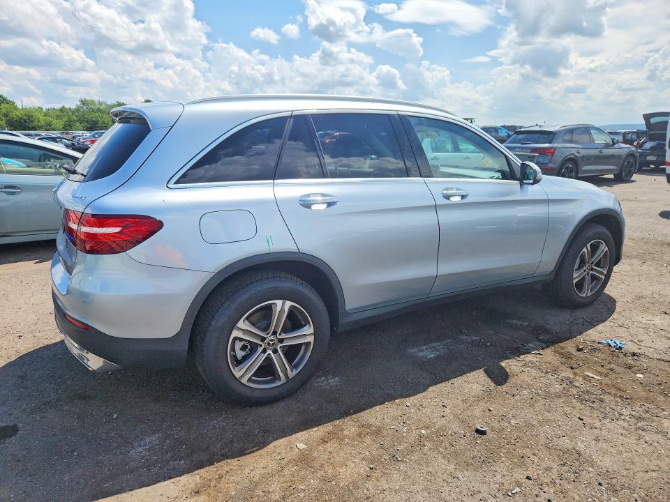 2018 Mercedes-benz Glc class VIN WDC0G4KB6JV035626 COPART salvage auction — UNDERCARRIAGE, PA - CERTIFICATE OF SALVAGE, sold $9,100 on 2026-08-14 (photo 3)