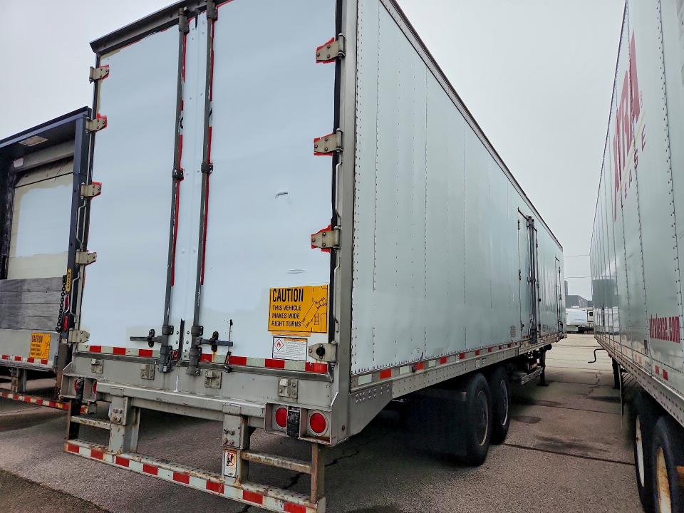 2016 Great dane trailers VIN 1GRAA9621GB701410 COPART salvage auction — MINOR DENT/SCRATCHES, OK - CERTIFICATE OF TITLE (P), sold $1,300 on 2026-10-06 (photo 3)