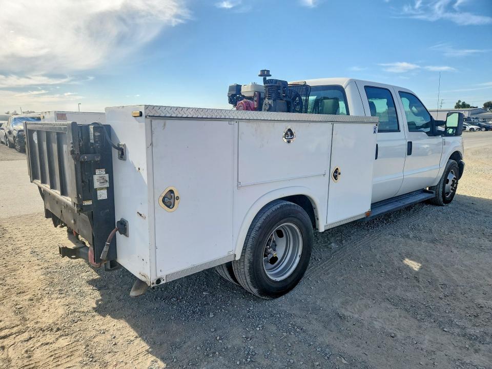 2013 Ford F350 VIN 1FD8W3C63DEA98786 COPART salvage auction — MINOR DENT/SCRATCHES, Ca - Dis/Dlr/Exp Only Clean Title, sold $8,000 on 2026-09-08 (photo 3)