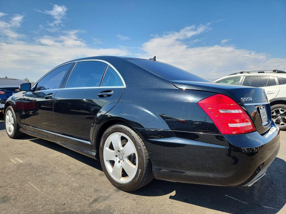 2013 Mercedes-benz S class VIN WDDNG7DB8DA497438 COPART salvage auction — MINOR DENT/SCRATCHES, Ca - Dis/Dlr/Exp Only Clean Title, sold $2,200 on 2026-08-17 (photo 2)