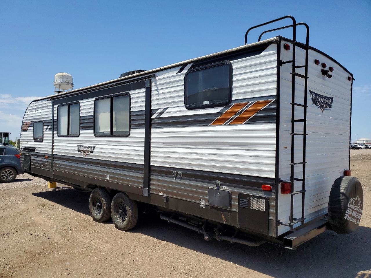 2022 Foresriver VIN 4X4TWDB26NE035633 COPART salvage auction — Side, AZ - CERT OF TITLE - SALVAGE, sold $7,200 on 2026-08-13 (photo 3)