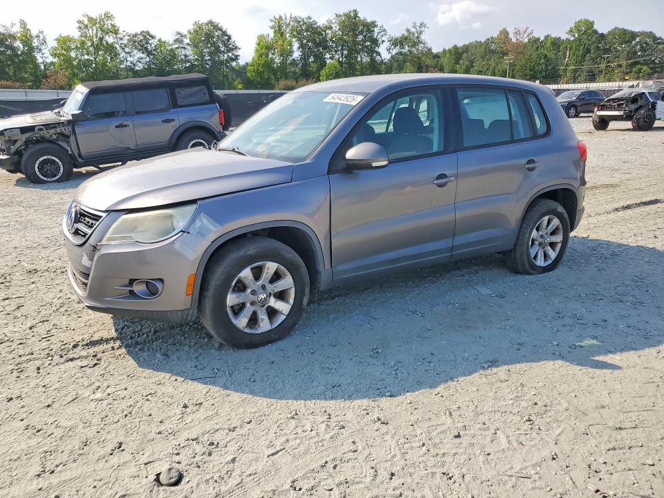 2010 Volkswagen Tiguan VIN WVGAV7AXXAW511610 COPART salvage auction — SIDE, Ky - Red Rebuilt Salvage Branded, sold $300 on 2026-08-17 (photo 1)