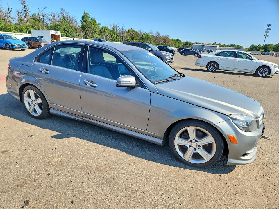 2011 Mercedes-benz C class VIN WDDGF8BB5BR159532 COPART salvage auction — MINOR DENT/SCRATCHES, NJ - CERTIFICATE OF TITLE, sold $550 on 2026-08-12 (photo 4)