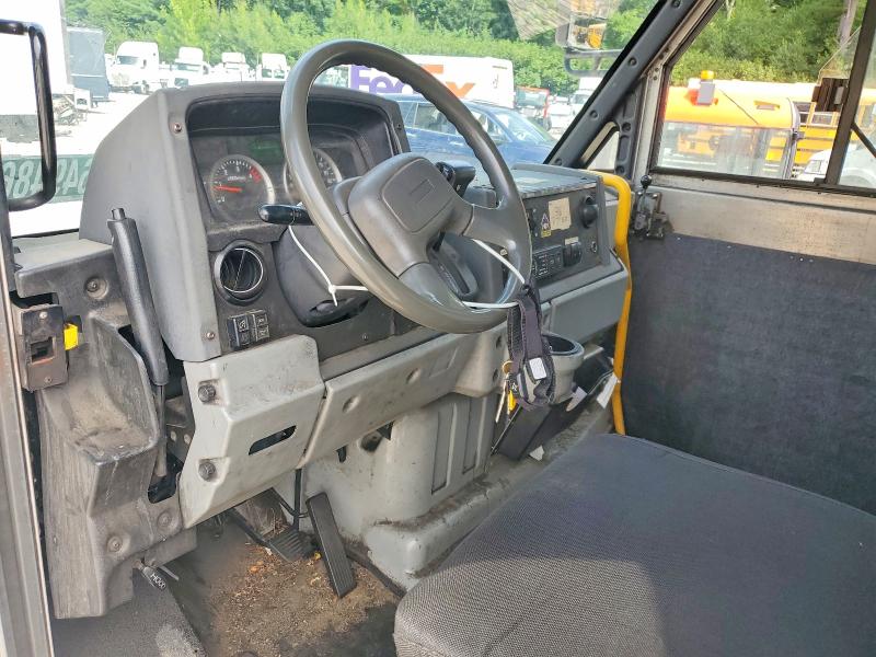 2013 Isuzu Npr VIN JALB4T172D7W00217 COPART salvage auction — MINOR DENT/SCRATCHES, NH - CERTIFICATE OF TITLE, sold $750 on 2026-09-08 (photo 8)