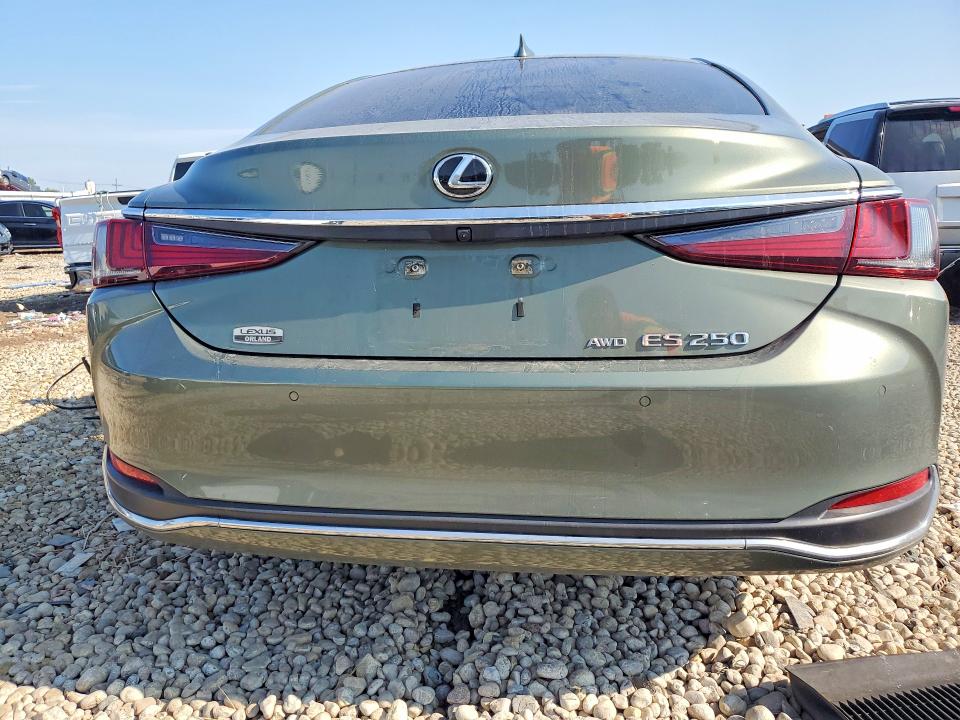 2021 Lexus ES VIN 58AD11D12MU004481 COPART salvage auction — VANDALISM, Salvage Title, sold $13,200 on 2026-09-11 (photo 6)