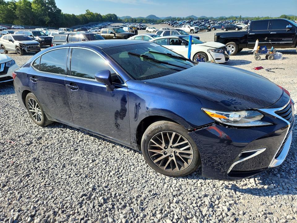 2016 Lexus ES VIN 58ABK1GG8GU001626 COPART salvage auction — MINOR DENT/SCRATCHES, Tn - Certificate Of Title (P), sold $9,000 on 2026-09-22 (photo 4)