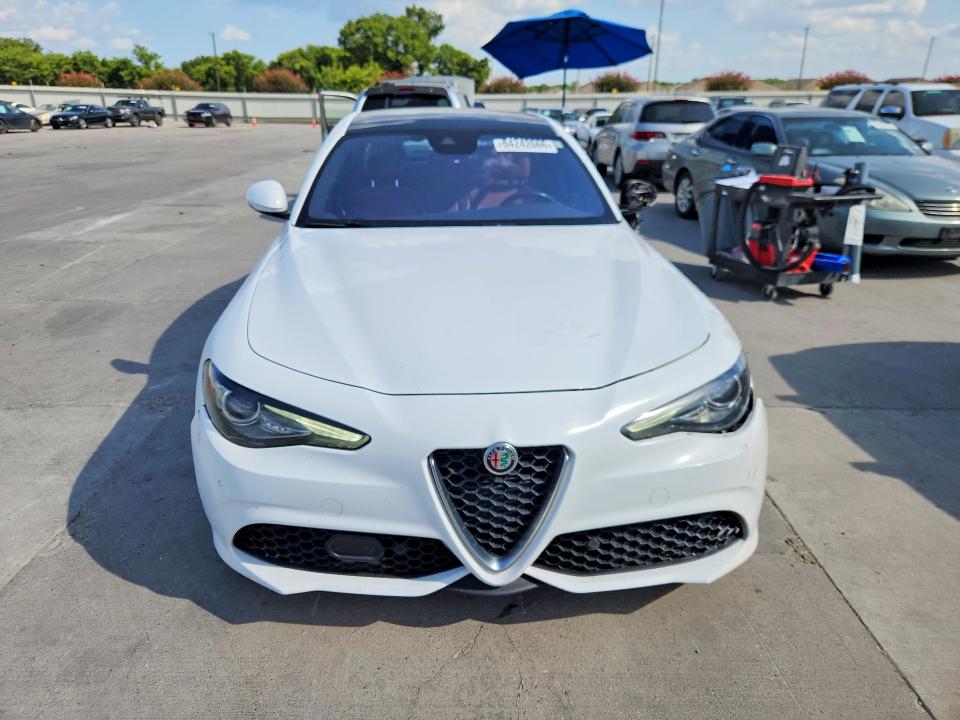 2022 Alfa romeo Giulia VIN ZARFANBN8N7654990 COPART salvage auction — FRONT END, Tx - Salvage Vehicle Title, sold $4,150 on 2026-08-27 (photo 5)
