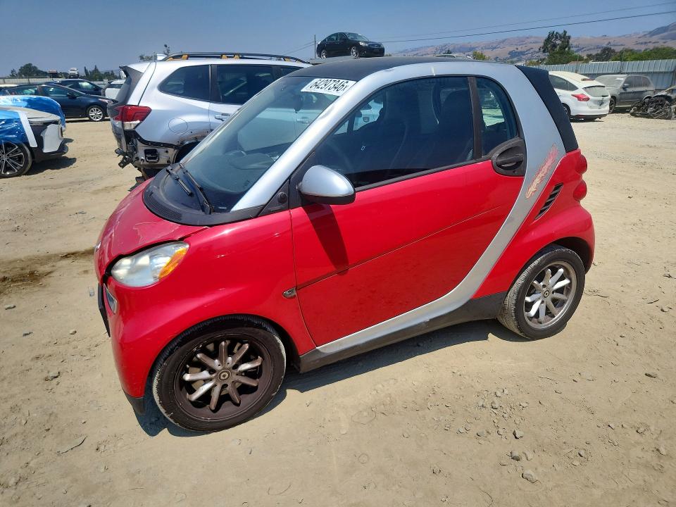 2009 Smart Fortwo VIN WMEEJ31X09K295118 COPART salvage auction — MINOR DENT/SCRATCHES, CA - DIS/DLR/EXP APP FOR DUP CLEAN, sold $525 on 2026-08-18 (photo 1)