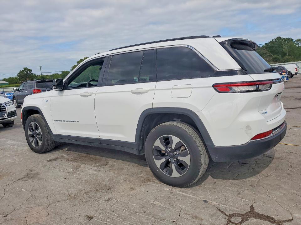 2024 Jeep Cherokee VIN 1C4RJYB60R8516135 COPART salvage auction — FRONT END, Pa - Cert Of Title, sold $21,000 on 2026-08-19 (photo 2)