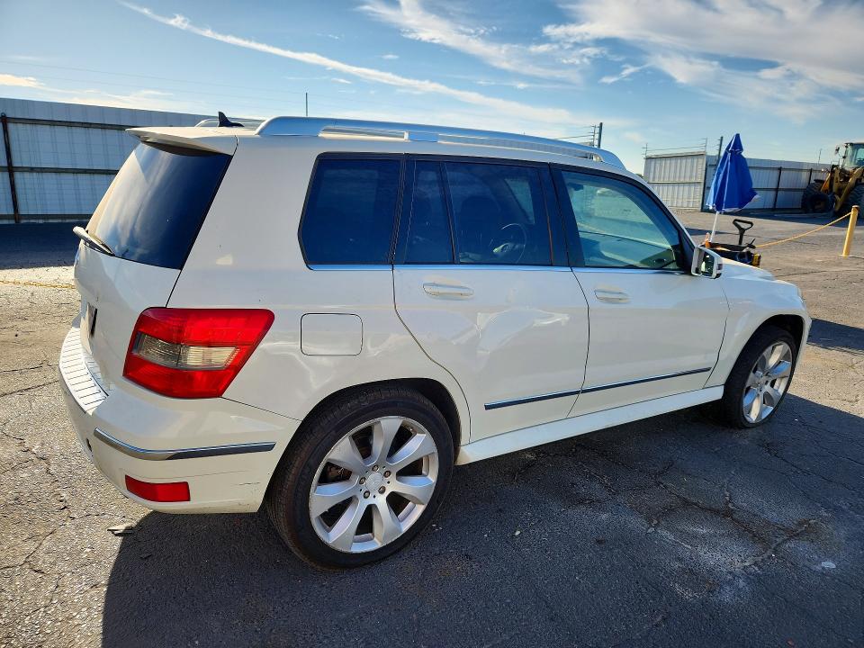 2010 Mercedes-benz Glk-class VIN WDCGG5GB6AF508657 COPART salvage auction — FRONT END, CA - DIS/DLR/EXP ONLY CLEAN TITLE, sold $1,000 on 2026-08-20 (photo 3)