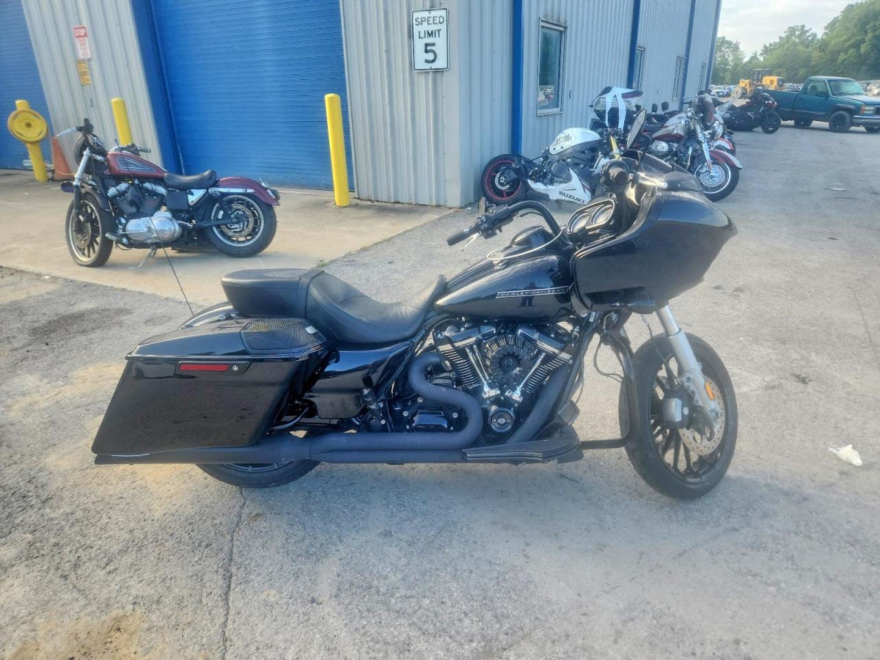 2018 Harley-Davidson FLTRXS VIN 1HD1KTC12JB661666 — COPART salvage auction photo