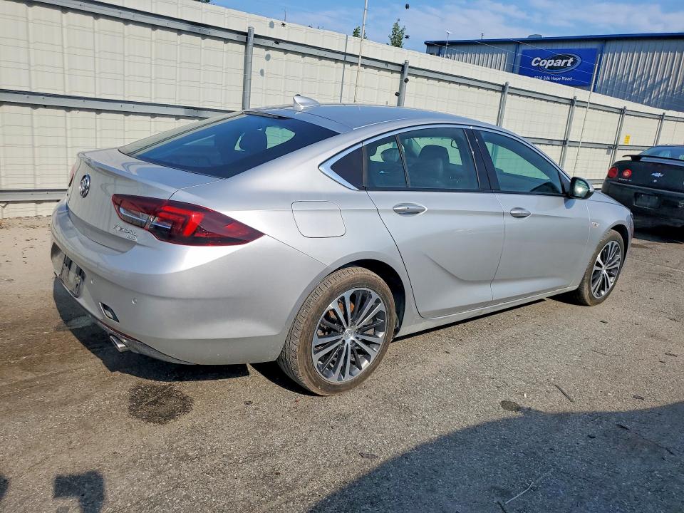 2018 Buick Regal VIN W04GR6SX5J1080158 COPART salvage auction — REAR END, Nc - Salvage Cert-Water/Flood Damag, sold $3,000 on 2026-08-31 (photo 3)